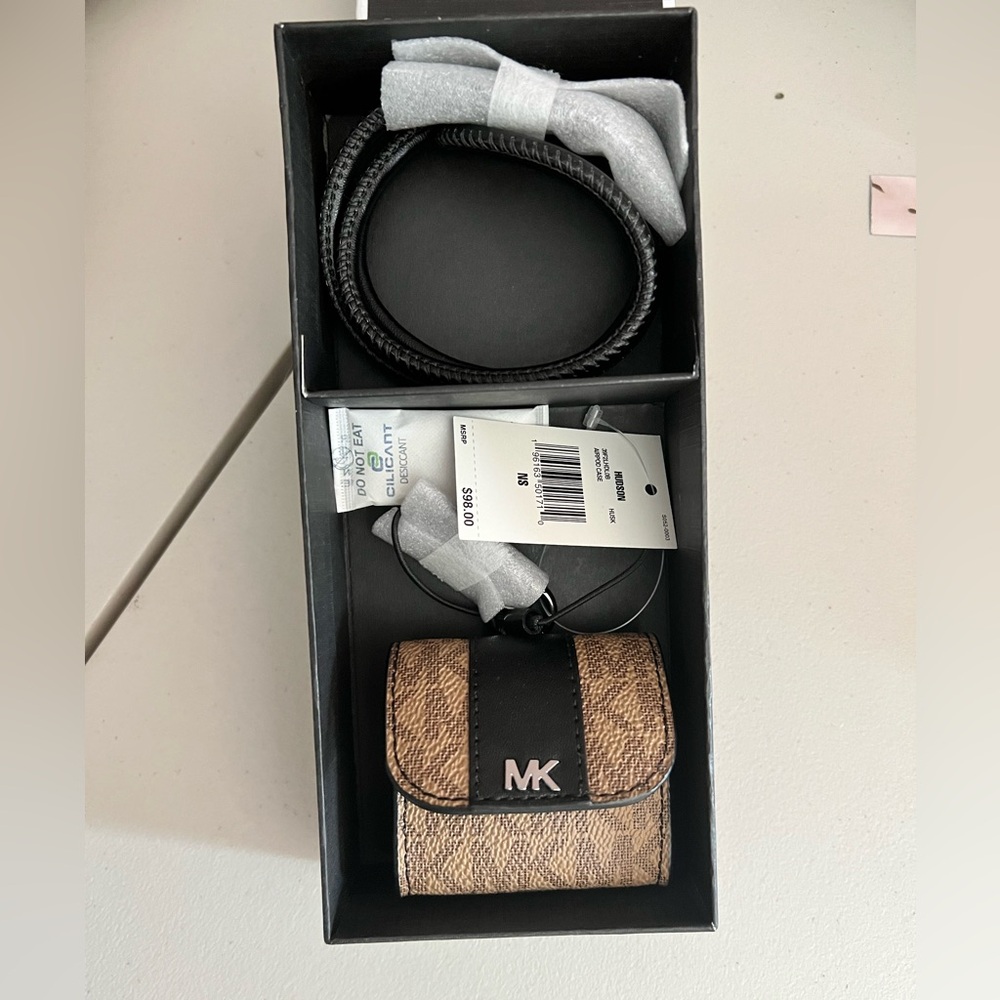 Michael Kors Hudson Logo Lanyard Case for AirPods with gift box Brown Black - Picture 2 of 4